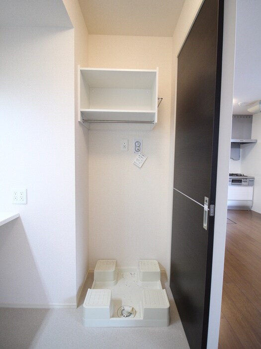 物件内観写真17　(洗濯機置場)