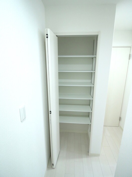 物件内観写真8　(靴箱)