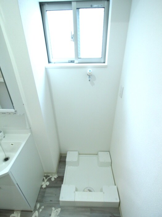 物件内観写真19　(洗濯機置場)