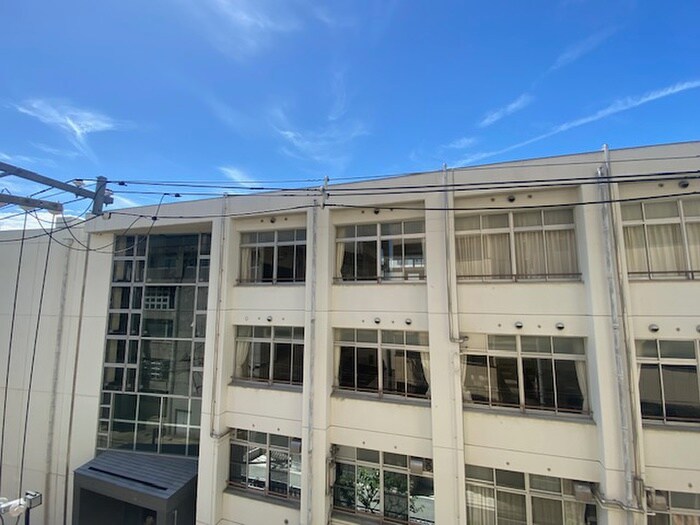 物件内観写真16　(室内からの展望)