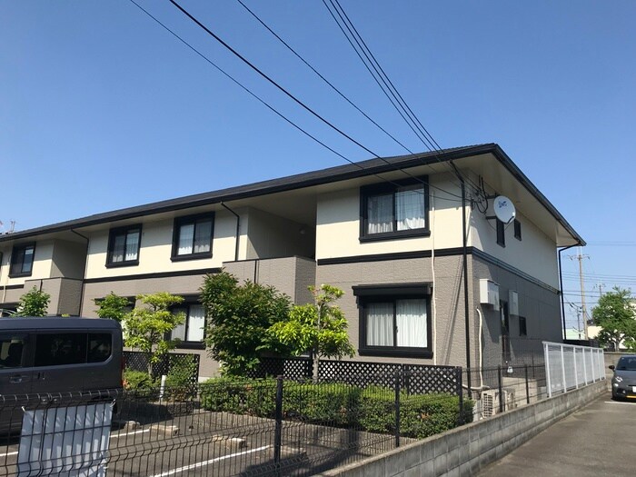 ジュネスハイカムールの物件外観写真