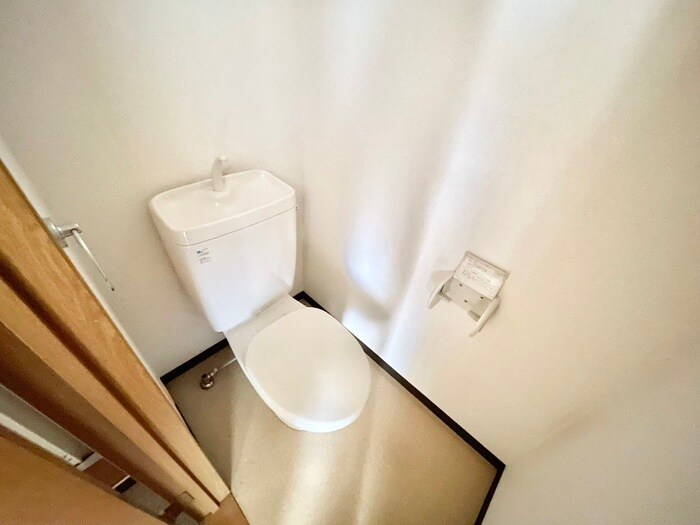 物件内観写真14　(トイレ)