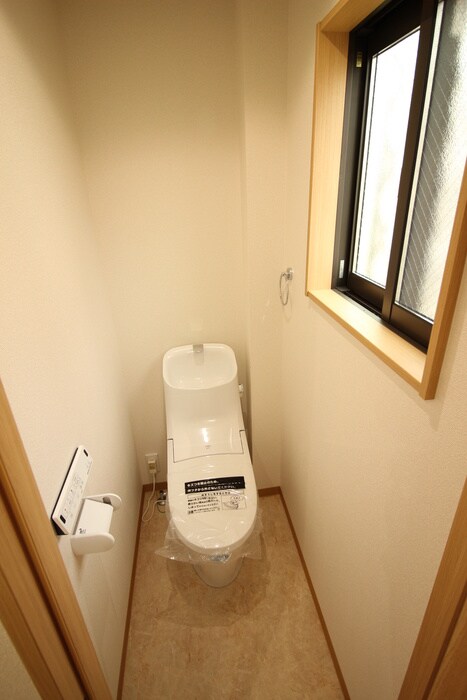 物件内観写真8　(トイレ)