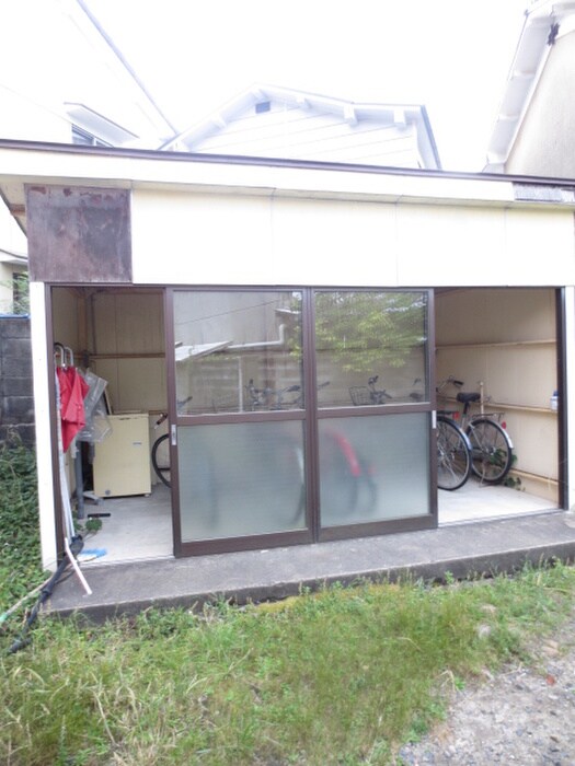 物件外観写真4　(駐輪場)