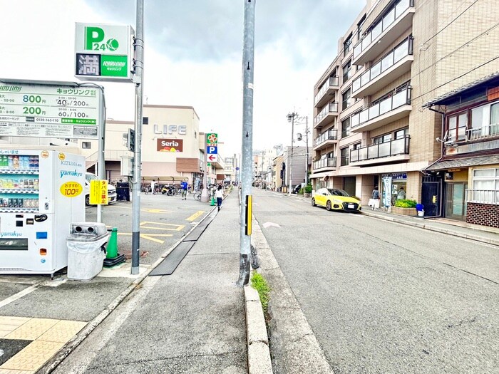 物件外観写真6　(周辺環境)