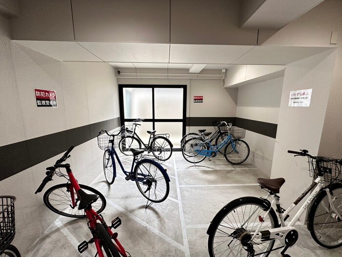 物件外観写真6　(駐輪場)