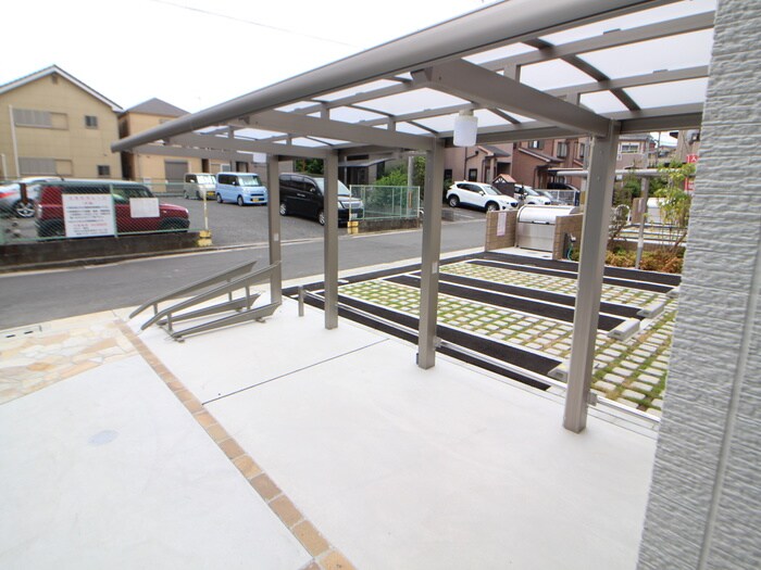 物件外観写真6　(駐輪場)