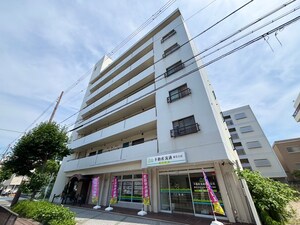 パ－クハイツ中野外観写真