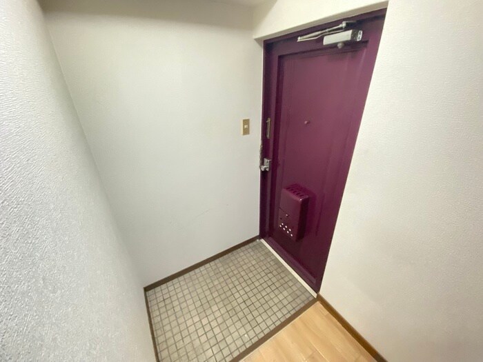 物件内観写真7　(玄関)