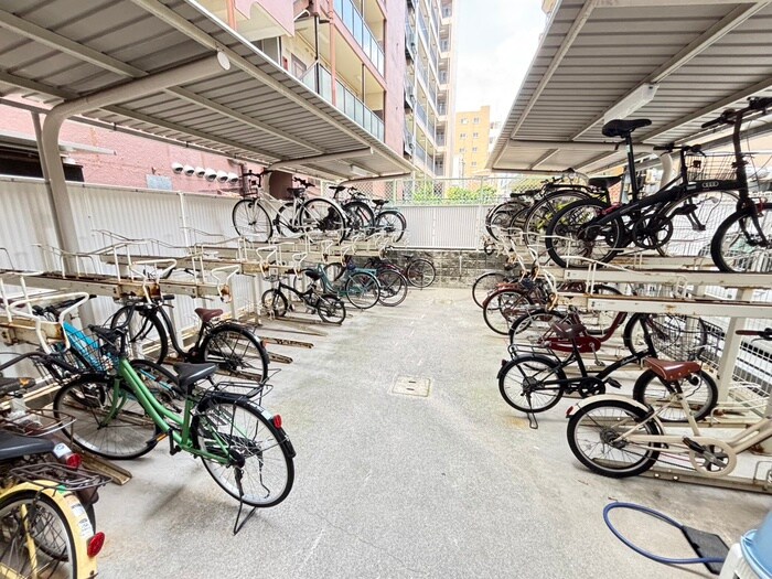 物件外観写真2　(駐輪場)