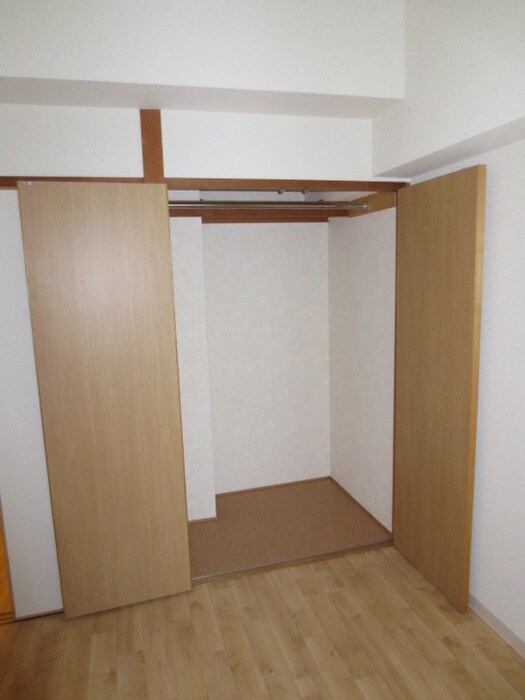 物件内観写真12　(収納)