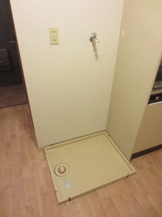 物件内観写真14　(洗濯機置場)