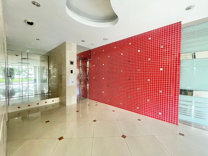 物件外観写真4　(エントランス部分)