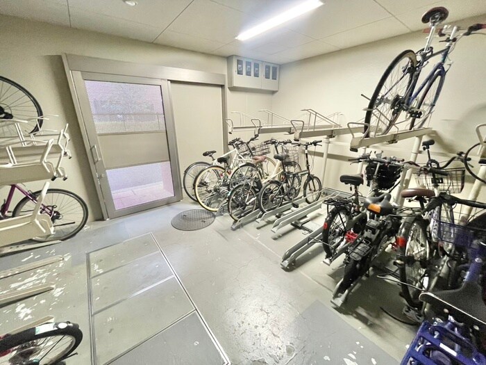 物件外観写真5　(駐輪場)