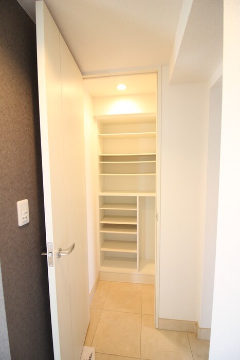 物件内観写真16　(靴箱)