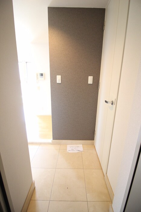 物件内観写真17　(玄関)