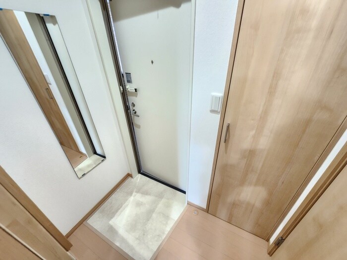 物件内観写真18　(玄関)
