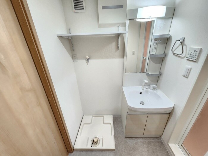 物件内観写真20　(洗濯機置場)