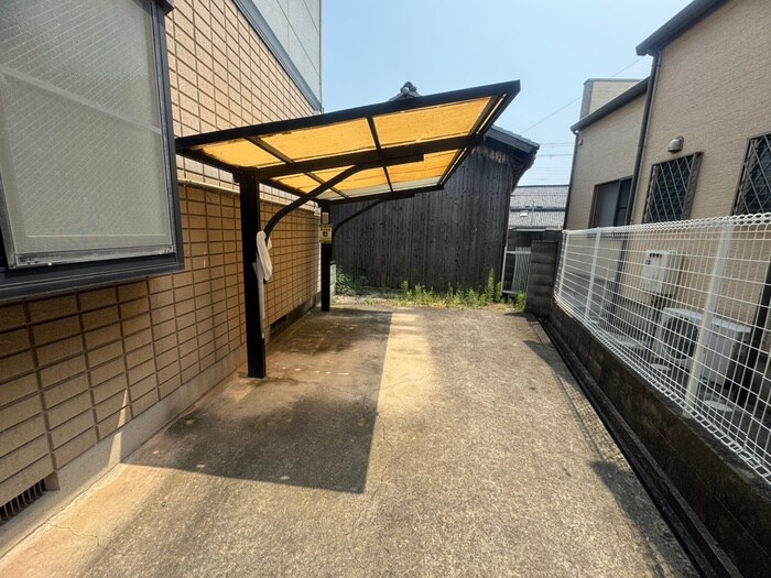 物件外観写真6　(駐輪場)