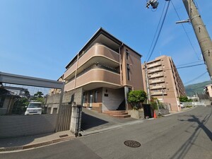 ﾗｳﾞｨｽﾀ弥生外観写真