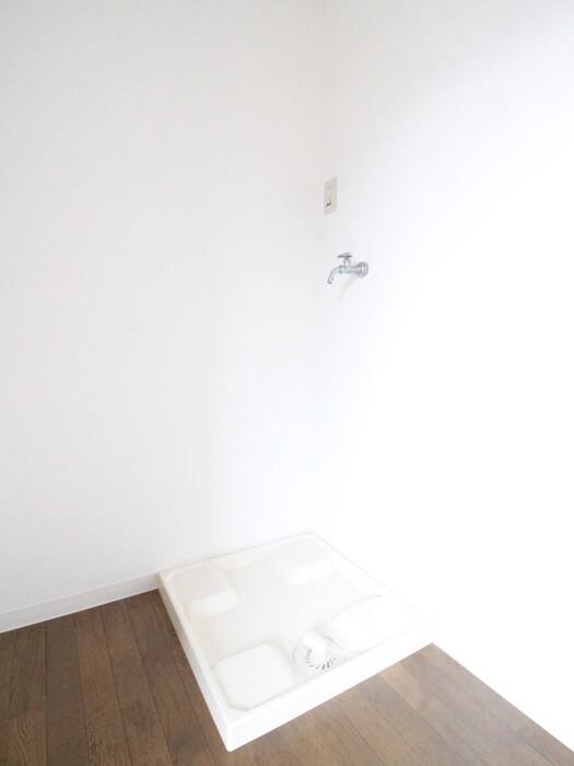 物件内観写真9　(洗濯機置場)