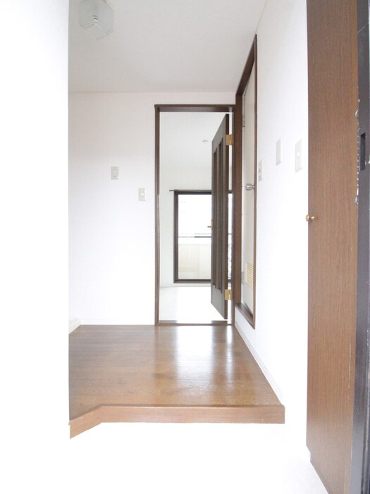 物件内観写真19　(廊下)