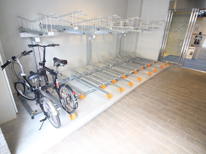 物件外観写真5　(駐輪場)