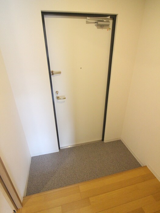 物件内観写真7　(玄関)