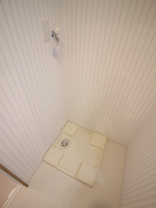 物件内観写真10　(洗濯機置場)