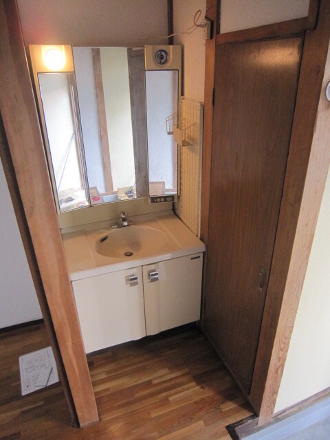 物件内観写真12　(洗面)