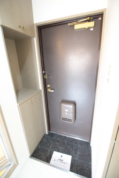 物件内観写真7　(玄関)