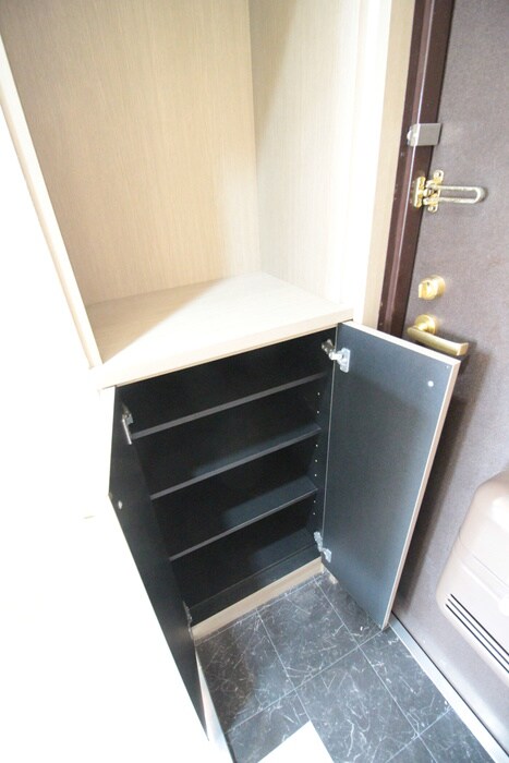 物件内観写真8　(靴箱)