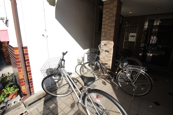物件外観写真5　(駐輪場)