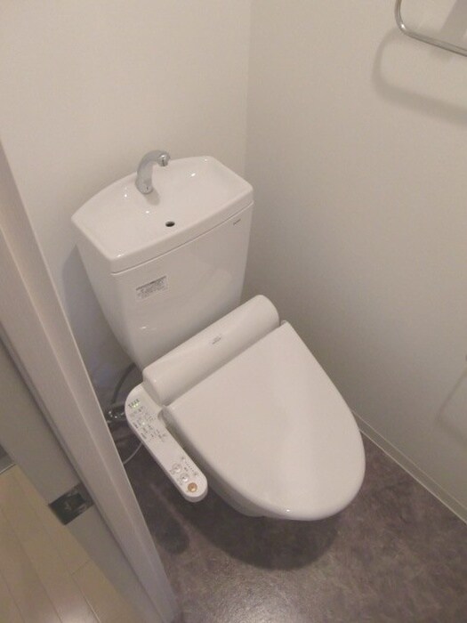 物件内観写真15　(トイレ)