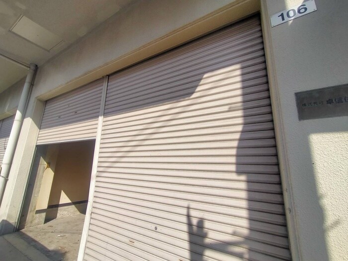 物件内観写真11　(玄関)