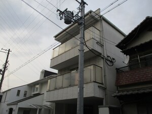 エヌエムヴァン外観写真