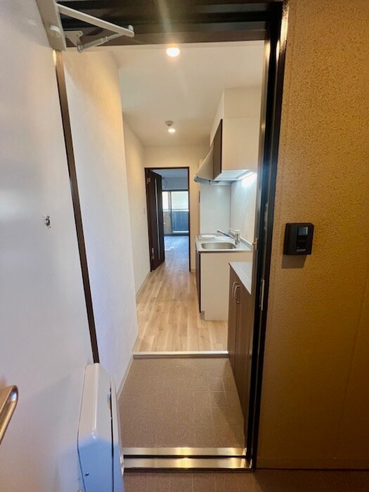 物件内観写真8　(玄関)