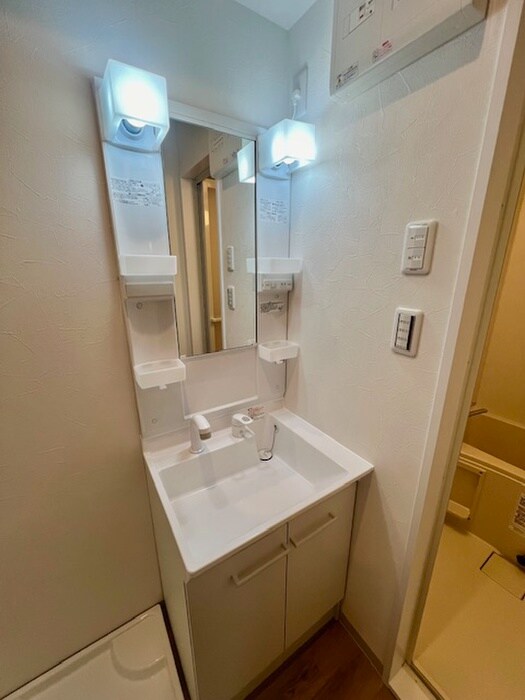 物件内観写真11　(洗面)