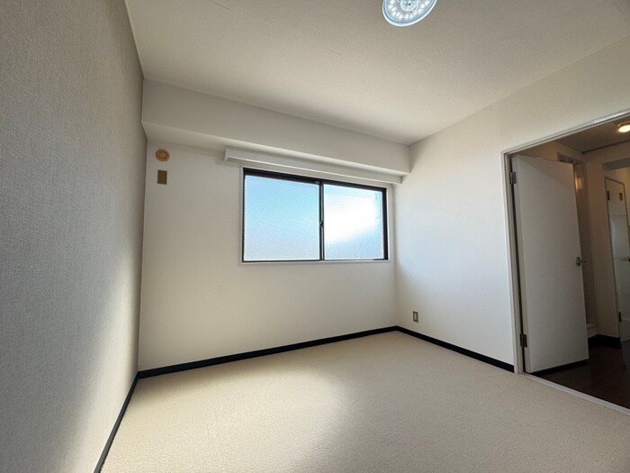 物件内観写真8　(居室)