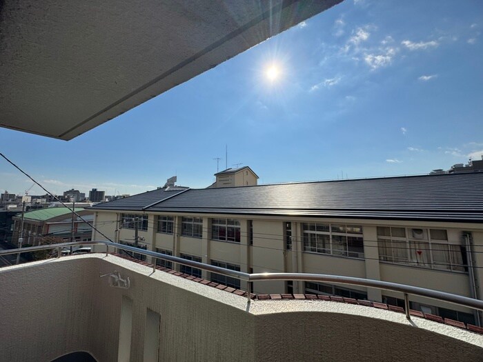 物件内観写真18　(室内からの展望)