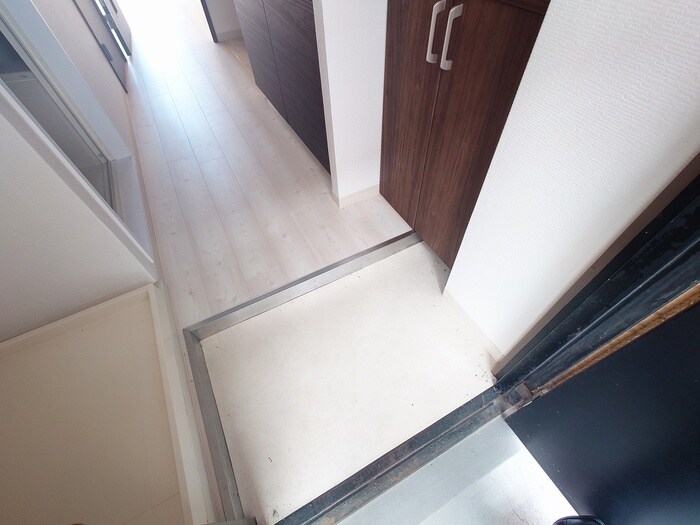 物件内観写真14　(玄関)