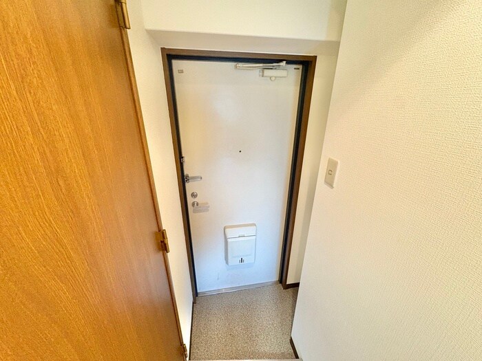 物件内観写真19　(玄関)