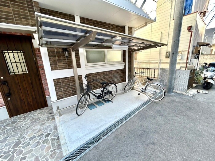 物件外観写真3　(駐輪場)