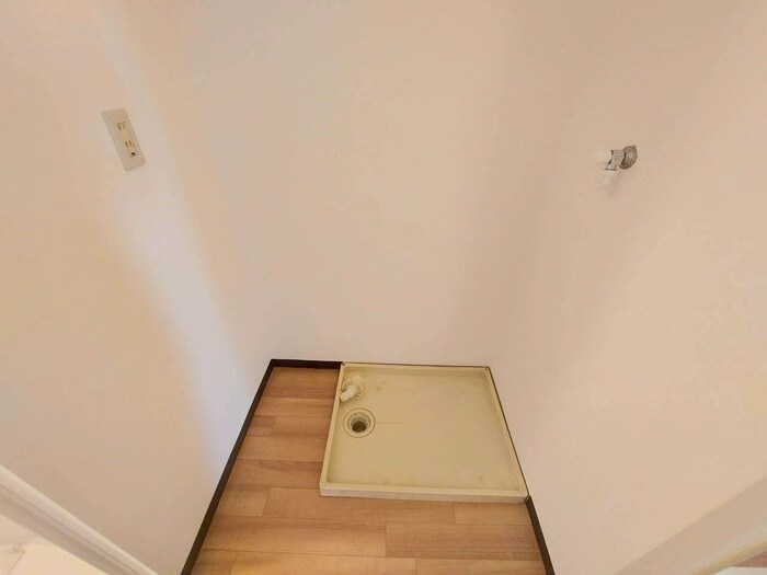 物件内観写真13　(洗濯機置場)