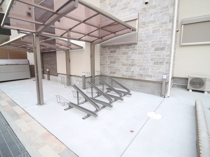 物件外観写真5　(駐輪場)