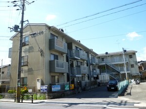 山麓ハイツ　Ａ棟外観写真