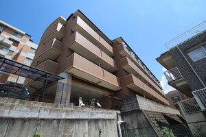 ブロ－ド千里中央外観写真