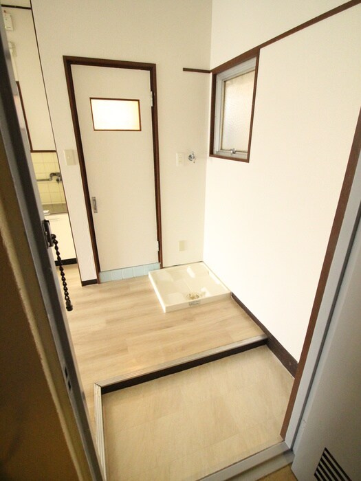 物件内観写真7　(玄関)