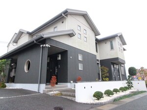 シャーメゾン琴里外観写真