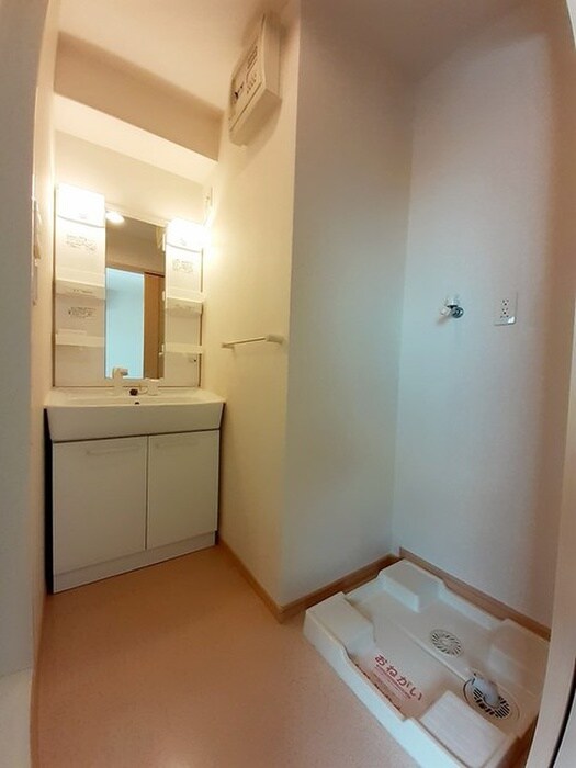 物件内観写真18　(洗濯機置場)